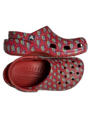 Crocs Vinyard Vines Holiday Clogs, 5M or 7W, Classic, Red with Wagon/Tree Whale